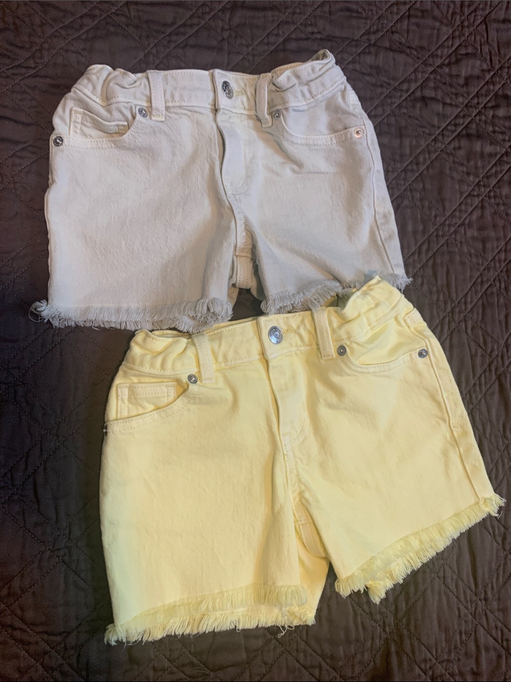 NWOT cat & jack girls Hem Denim Shorts - grey and Yellow size 6 7